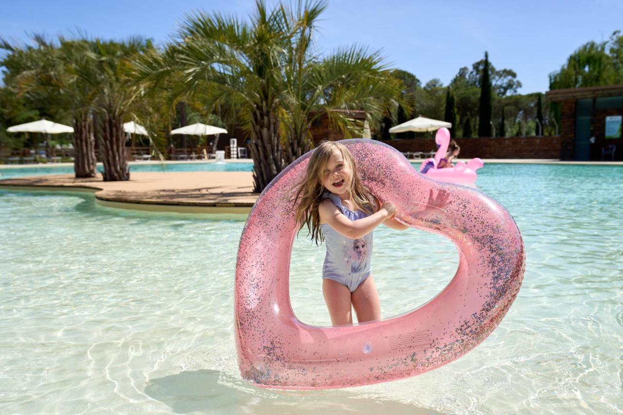 Camping Campo Dei Fiori Vada Dış mekan fotoğraf